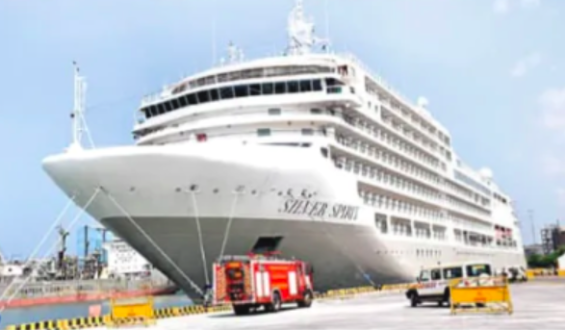 First ship in, season sets sail